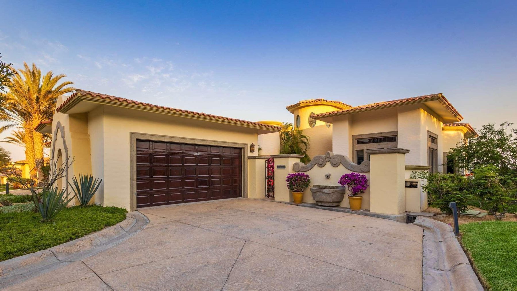 Expat lifestyle at Cabo del Sol with terrace dining and Sea of Cortez views