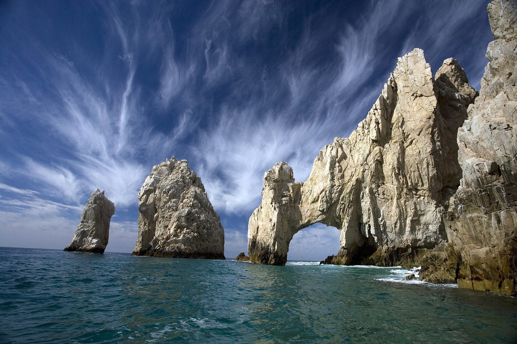 The Arch of Cabo San Lucas at Land's End — the iconic landmark of Los Cabos