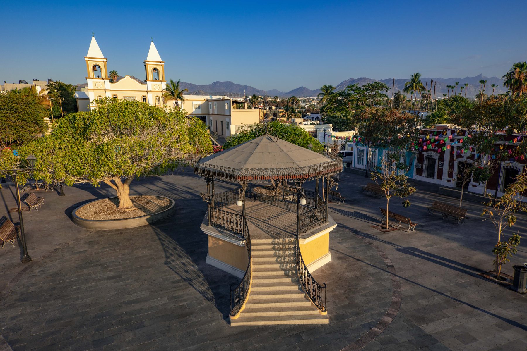 Plaza Mijares and the mission church in San Jose del Cabo
